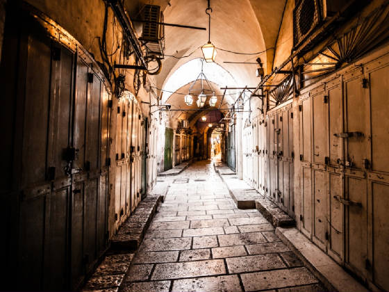 Ancient-Alley-in-of-Jerusalem.jpg